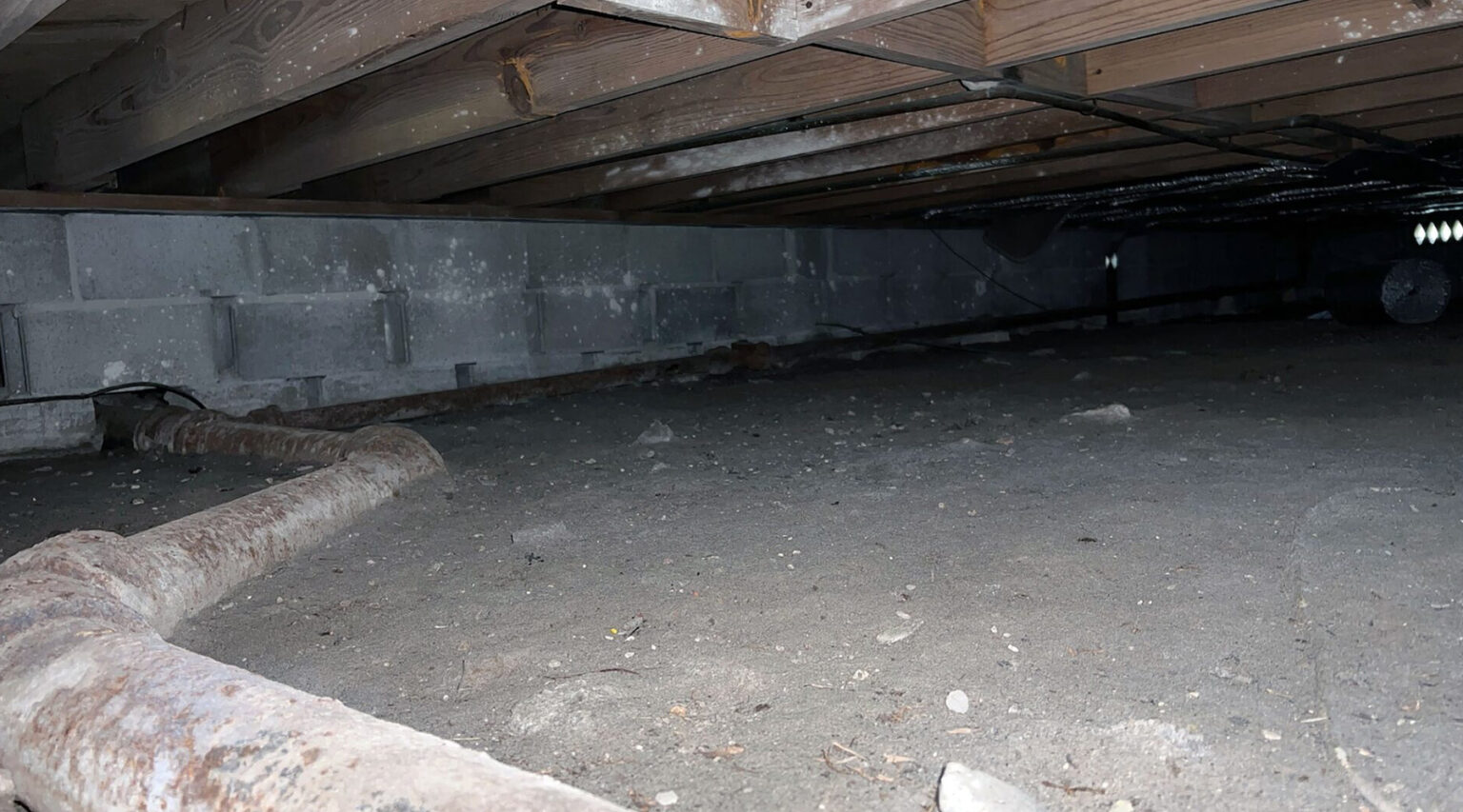 Common Crawl Space Moisture Issues & How to Fix Them